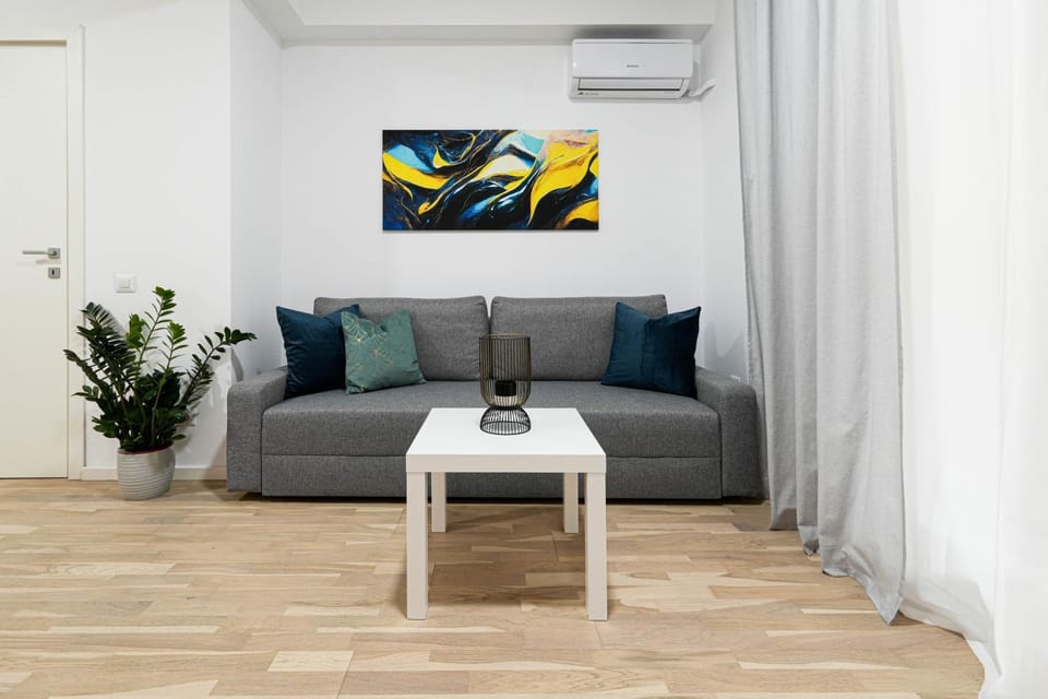 Living room, Seating area, air conditioner