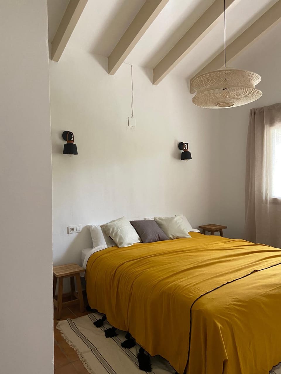 Bed, Photo of the whole room, Bedroom