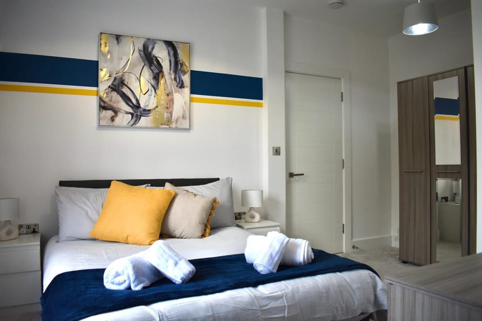 Bed, Photo of the whole room, Bedroom, towels, wardrobe