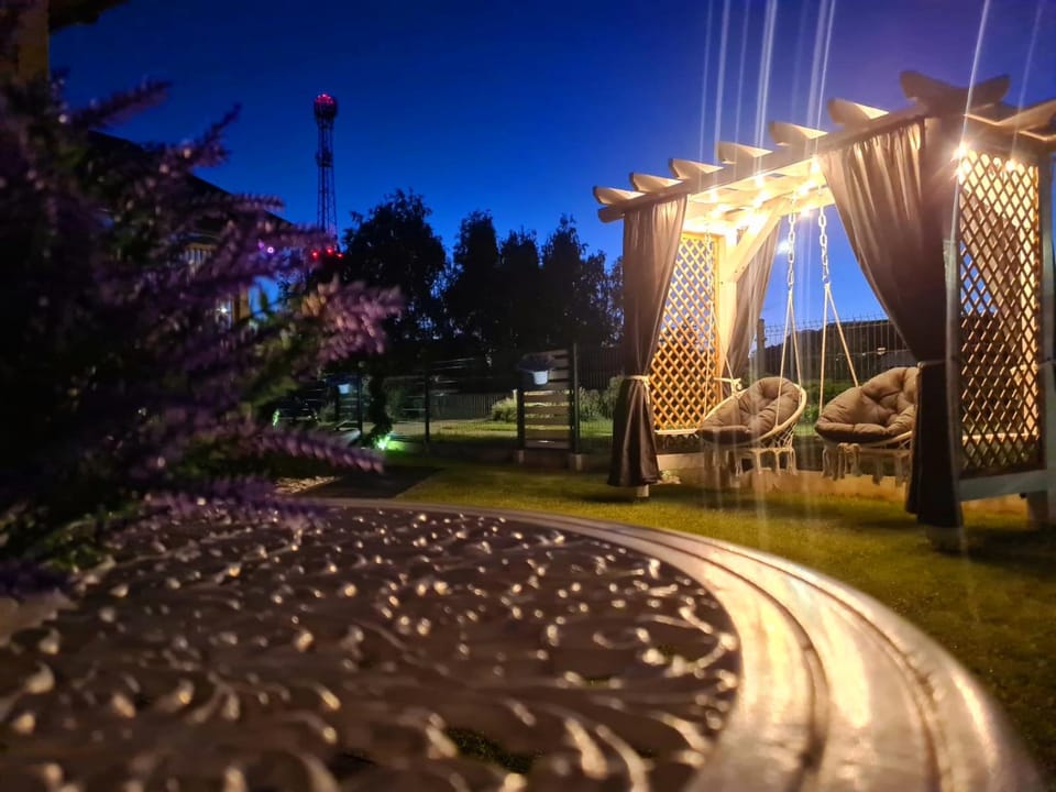 Night, Garden view
