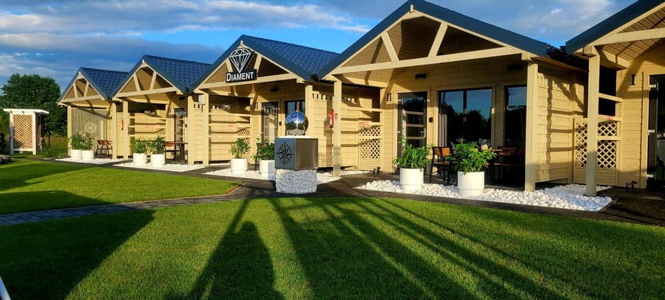 Property building, Day, Garden