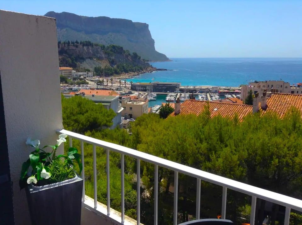 LE COSY Appartement à CASSIS avec vue exceptionnelle sur mer Apartment in Cassis
