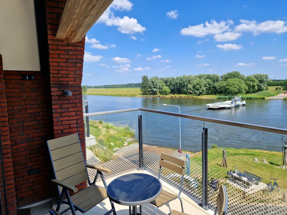 Natural landscape, View (from property/room), Balcony/Terrace, River view