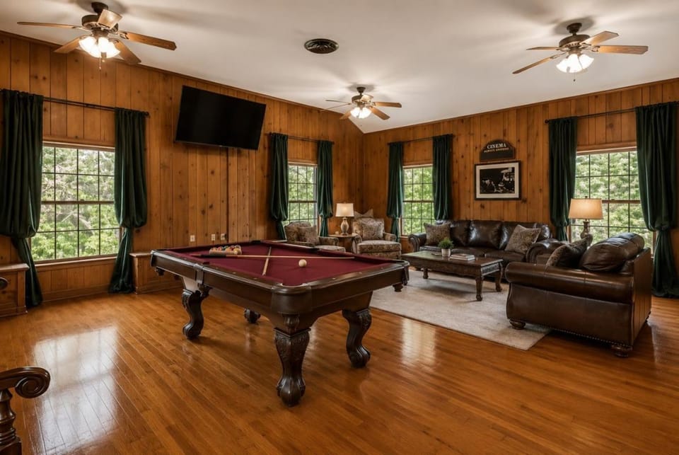 Communal lounge/ TV room, Billiard, Game Room, TV and multimedia, Seating area
