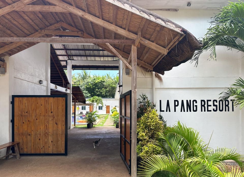 Facade/entrance, Day, Property logo or sign