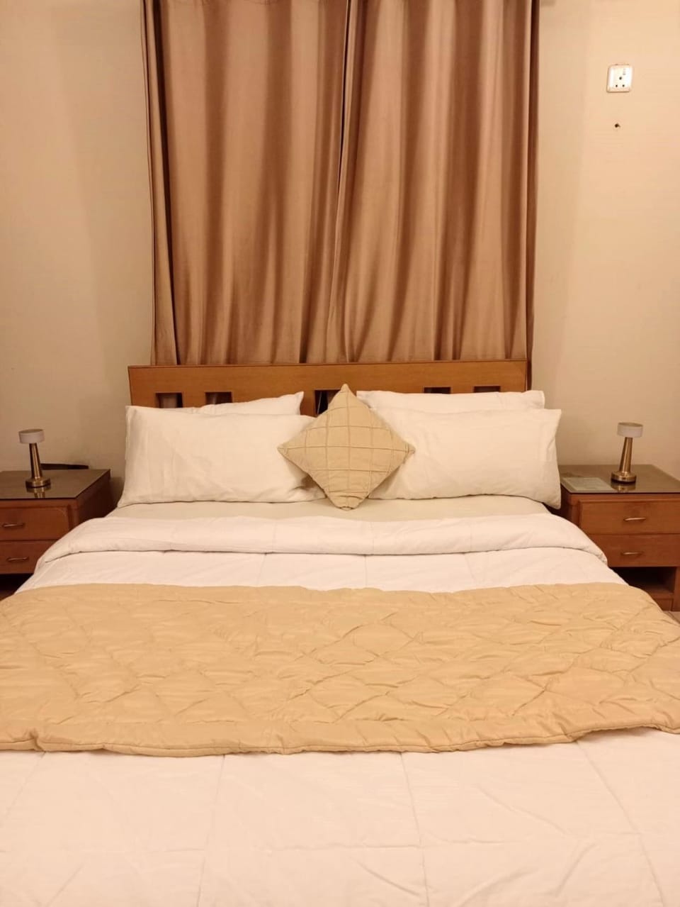 Bathroom, Coffee/tea facilities, Bedroom, Breakfast, Parking