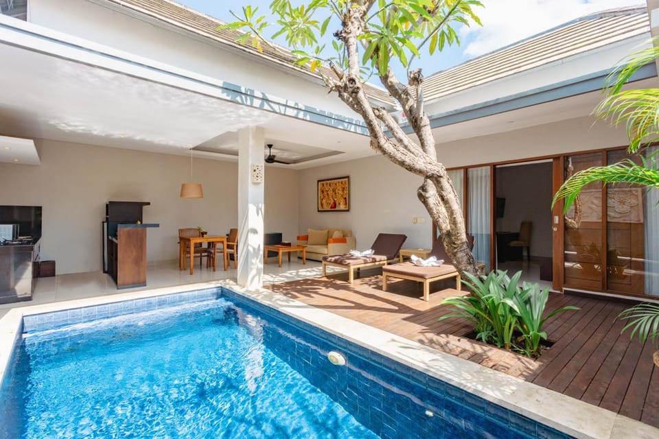 Property building, Swimming pool