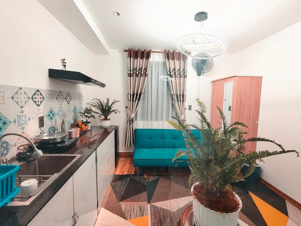 Kitchen or kitchenette, Seating area