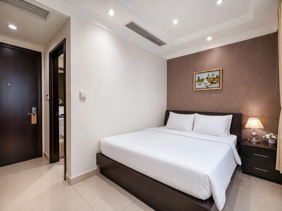 Bed, Photo of the whole room, Bedroom, wardrobe, air conditioner