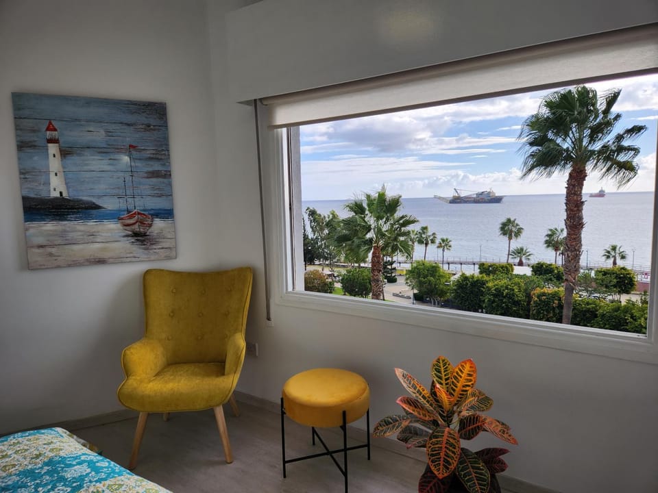 Luxury Kalipso Beachfront Apartment in Limassol City