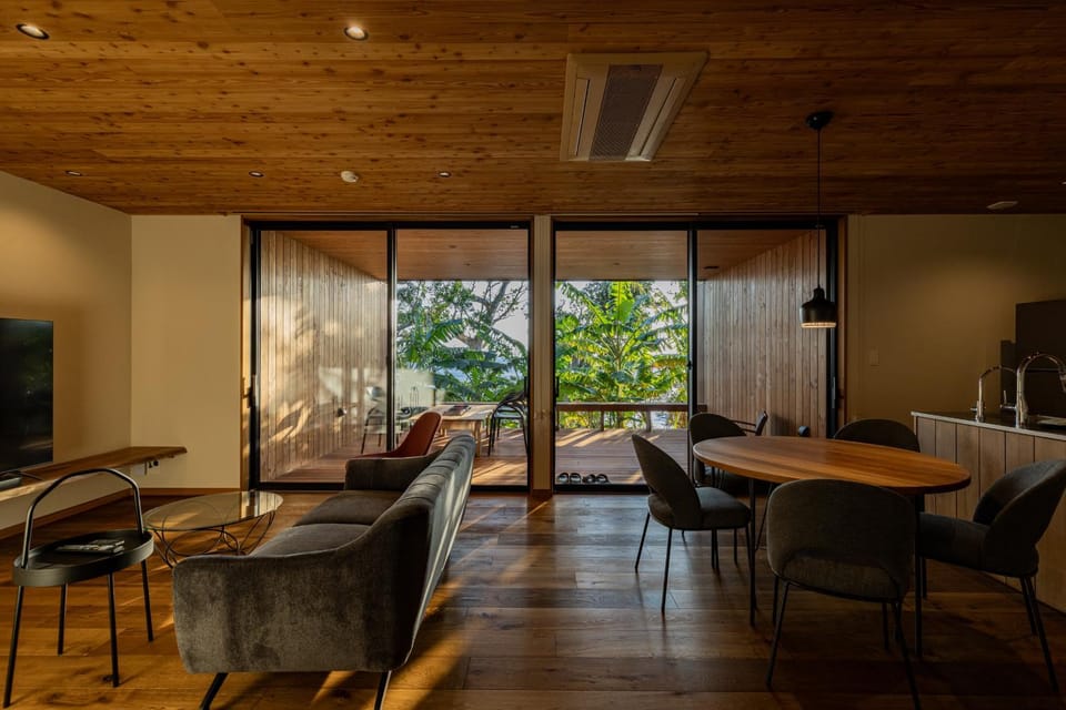 TV and multimedia, Living room, Dining area