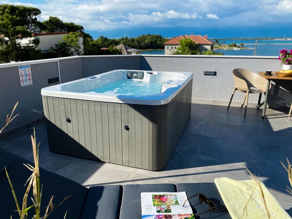Hot Tub, View (from property/room), Balcony/Terrace, Pool view