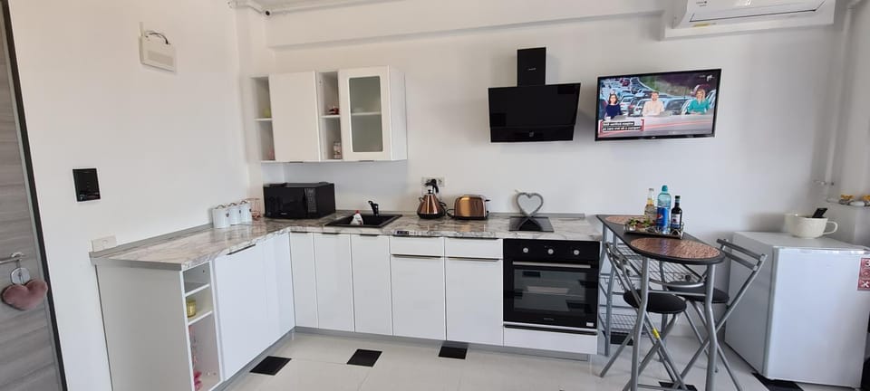 Candy Apartment in Constanța County