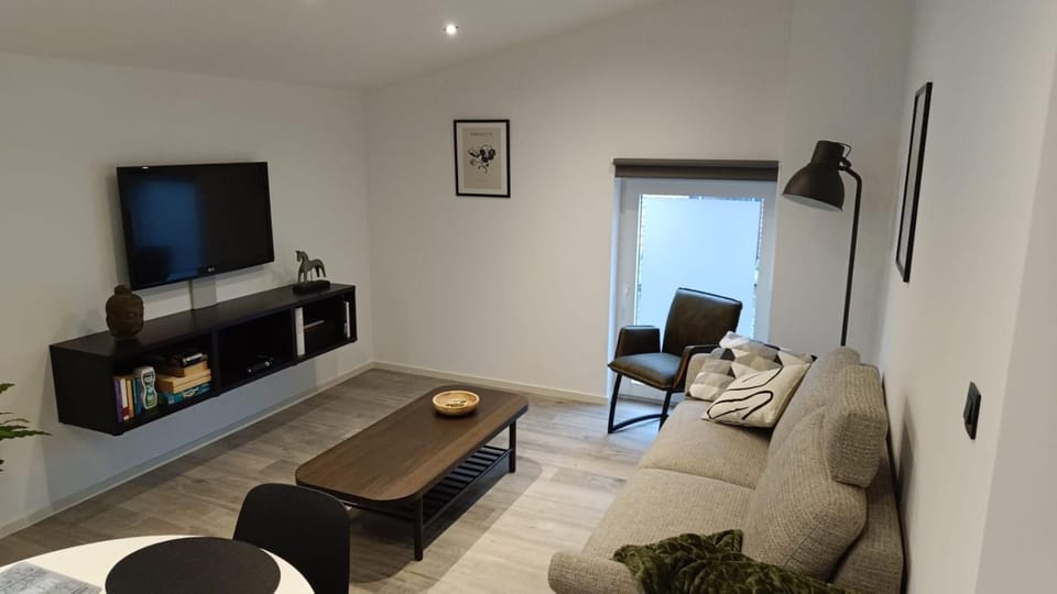 TV and multimedia, Seating area, Area and facilities