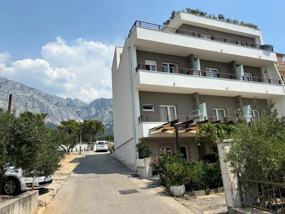 Apartmani Adria 2 Apartment in Baška Voda