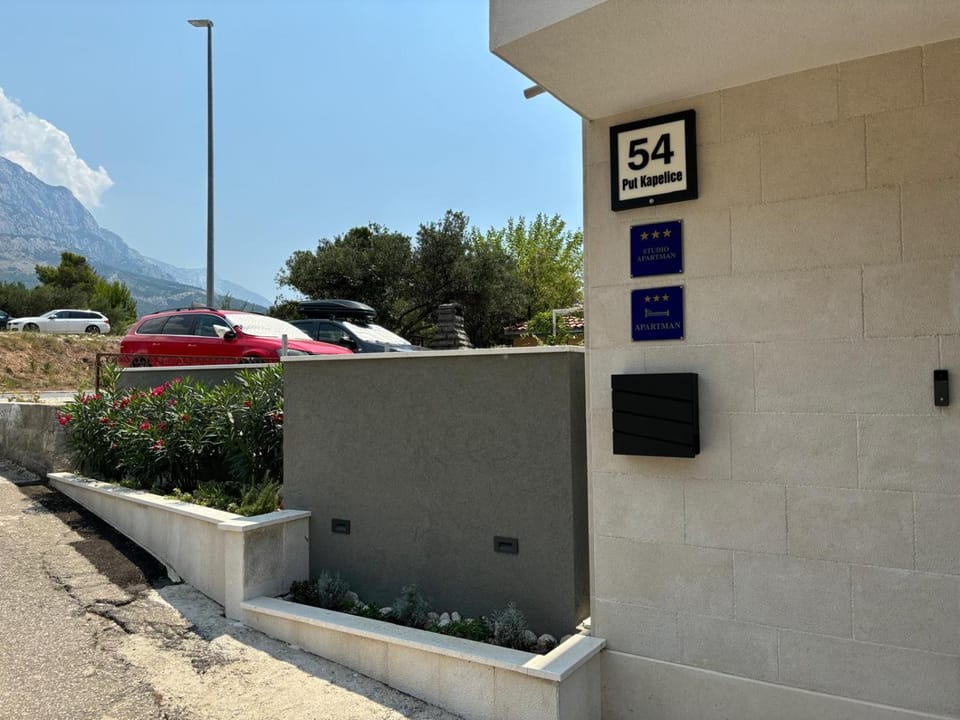 Apartmani Adria 2 Apartment in Baška Voda