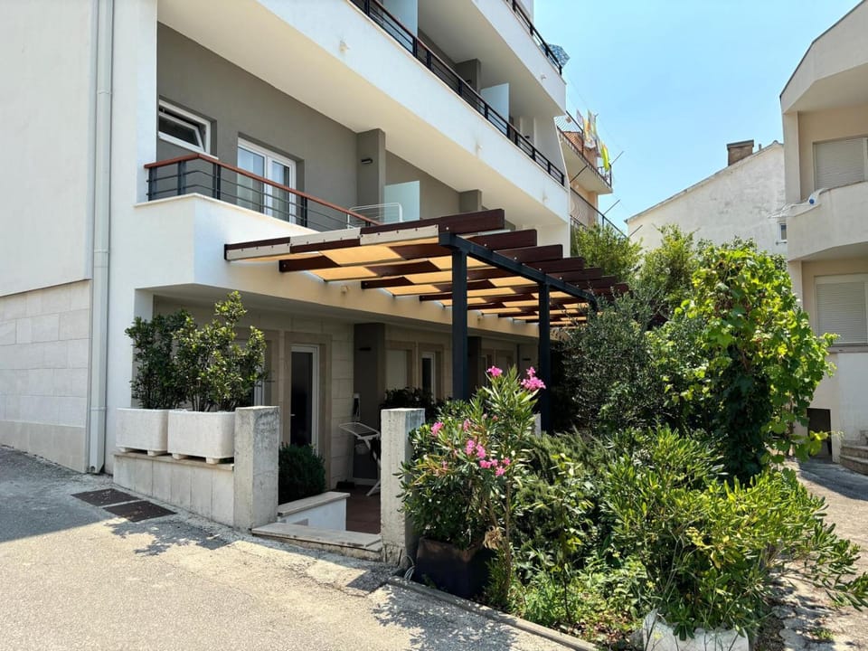Apartmani Adria 2 Apartment in Baška Voda