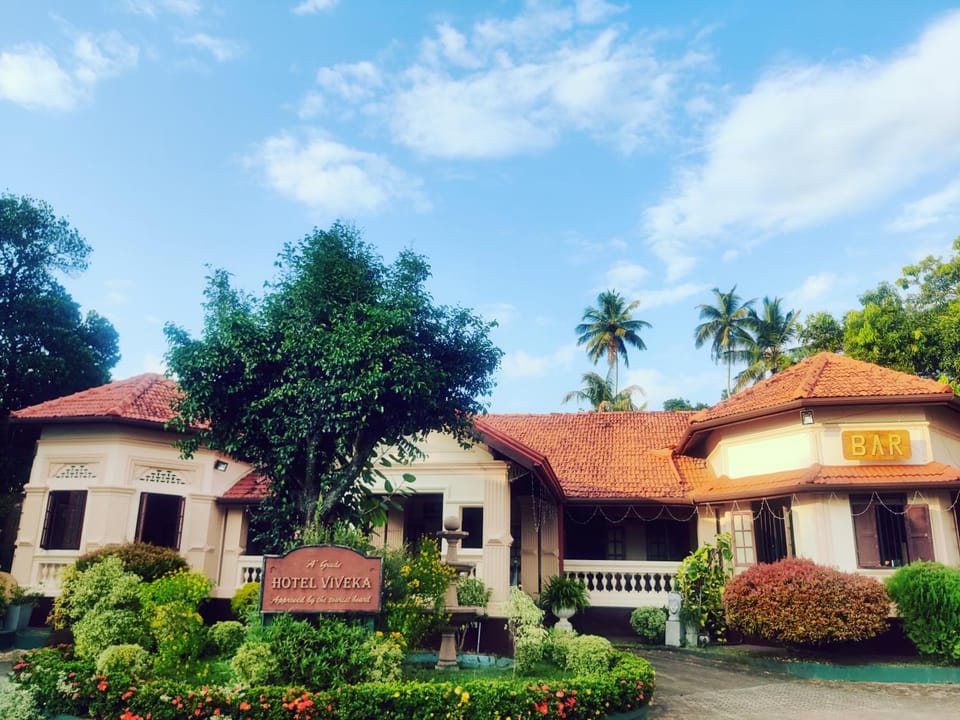 Grand Colonial Viveka Bed and Breakfast in Sri Lanka