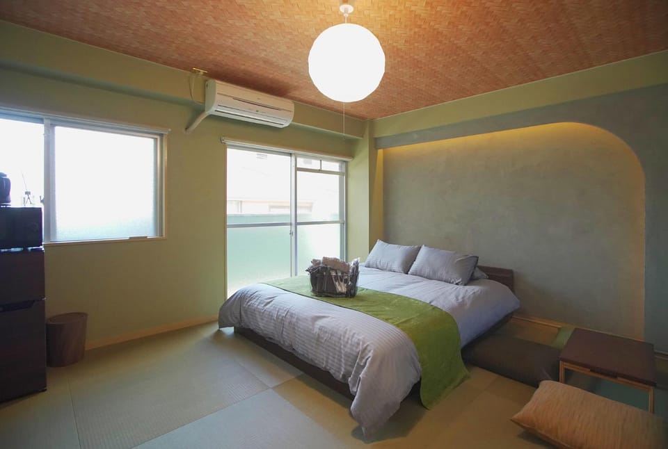 Bed, Living room, Photo of the whole room, Bedroom