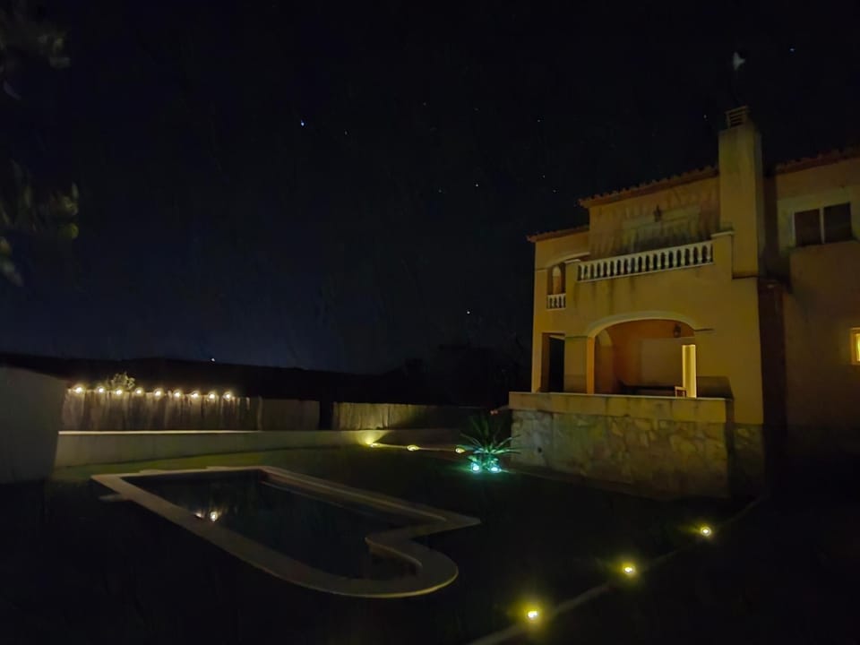 Night, Pool view