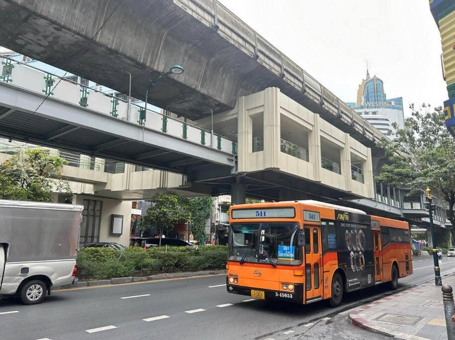 Sukhumwit Soi 10 at VENiO Apartment in Bangkok