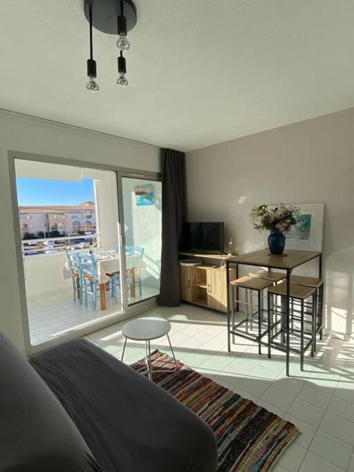 TV and multimedia, View (from property/room), Balcony/Terrace, Living room, Dining area