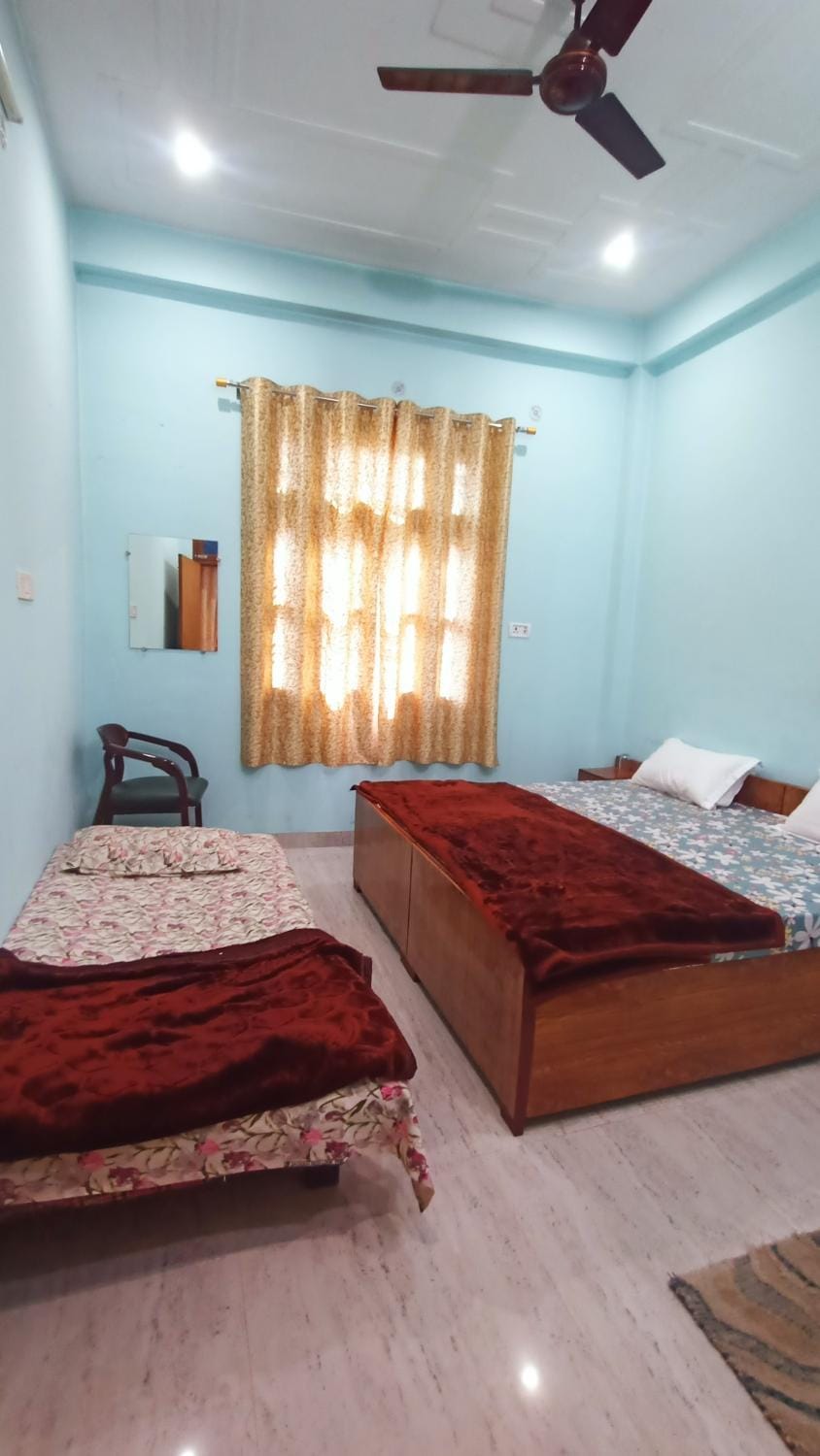 Bed, Photo of the whole room, Bedroom, fireplace