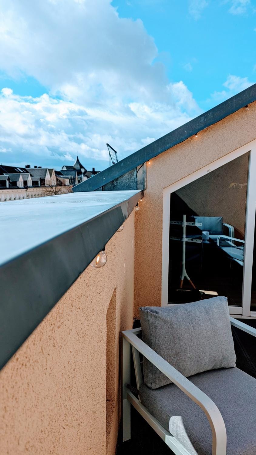 Rooftop Art Apartment, E-Roller,Ausblick,WLAN,TV, Netflix Apartment in Chemnitz