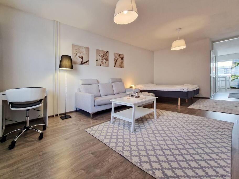 Bed, Living room, Photo of the whole room, Seating area
