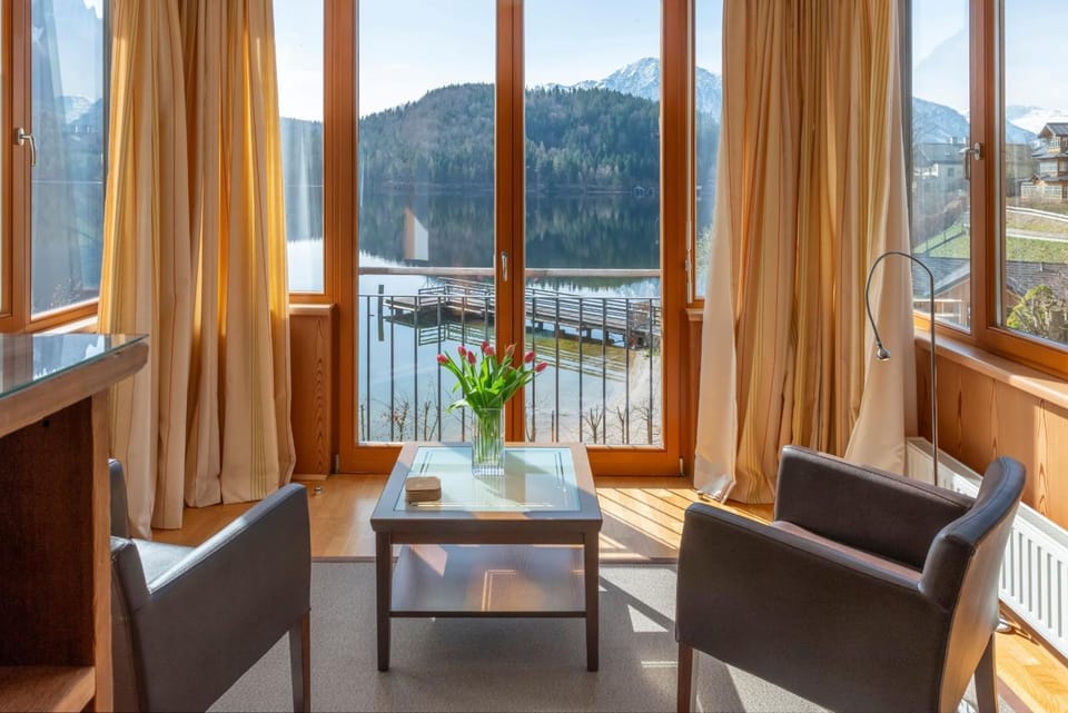 View (from property/room), Seating area, Lake view