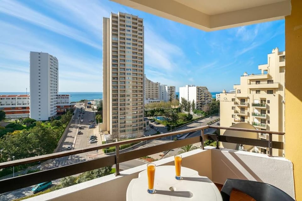 View (from property/room), Balcony/Terrace, Dining area, Sea view