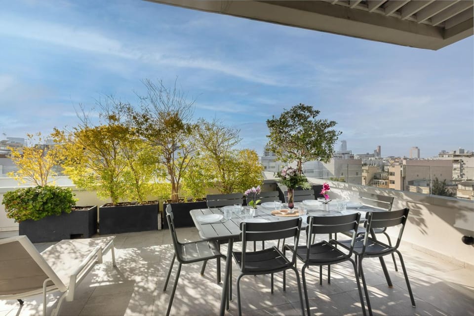 Stunning Penthouse - Private Pool Apartment in Tel Aviv-Yafo
