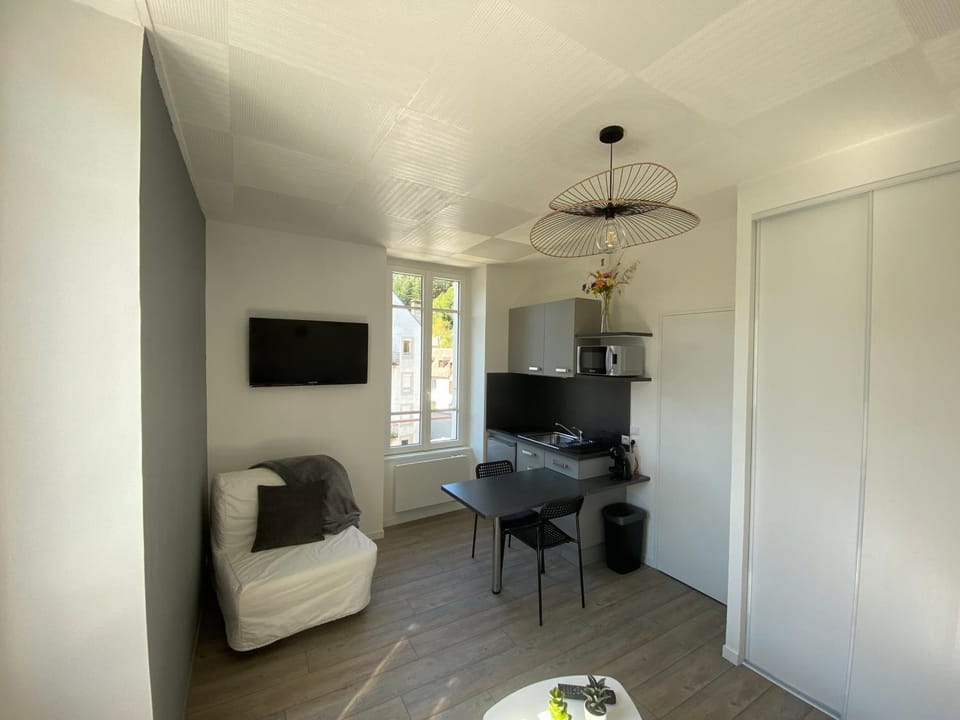 TV and multimedia, Kitchen or kitchenette, Dining area