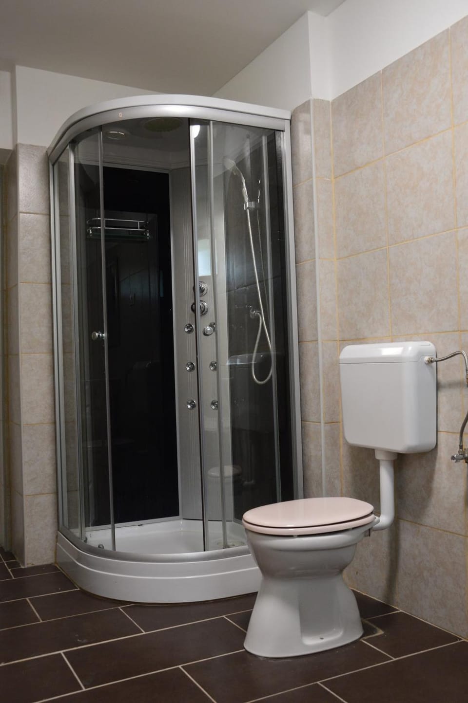 Haus Im Zentrum R 6 Schlafzimmer 10 Pax Apartment in Hungary
