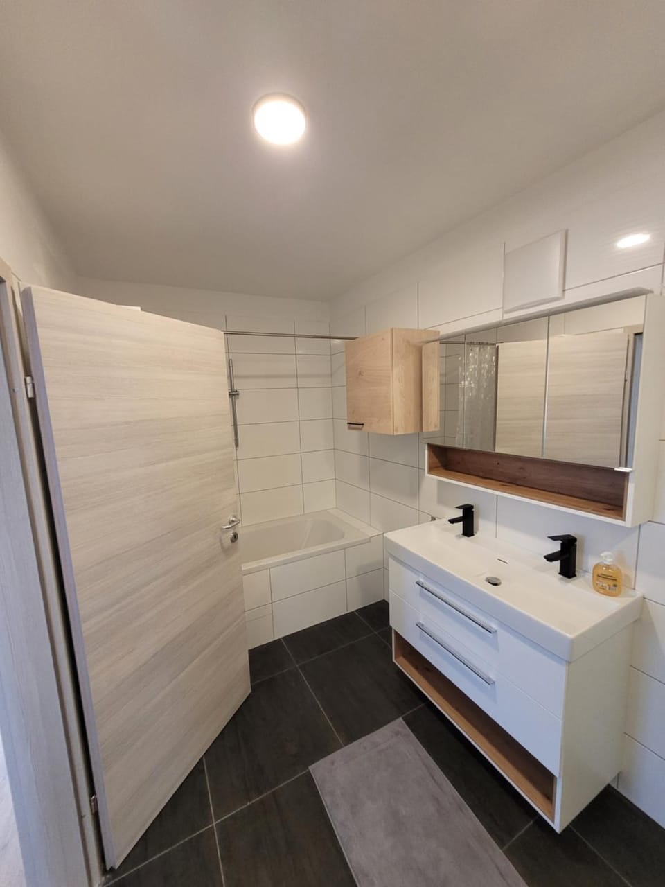 Bathroom, Bath