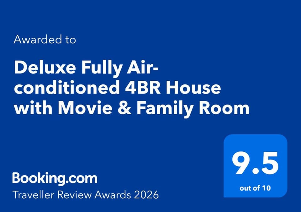 Deluxe Fully Air-conditioned 4BR House with Movie & Family Room House in Deception Bay
