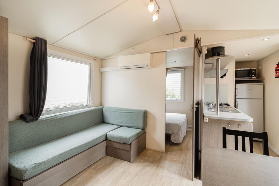 Seating area, Dining area, minibar, air conditioner