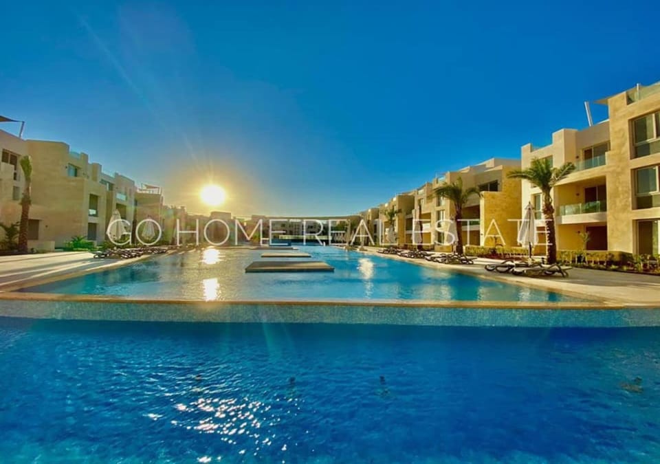 Property building, Pool view, Swimming pool, sunbed