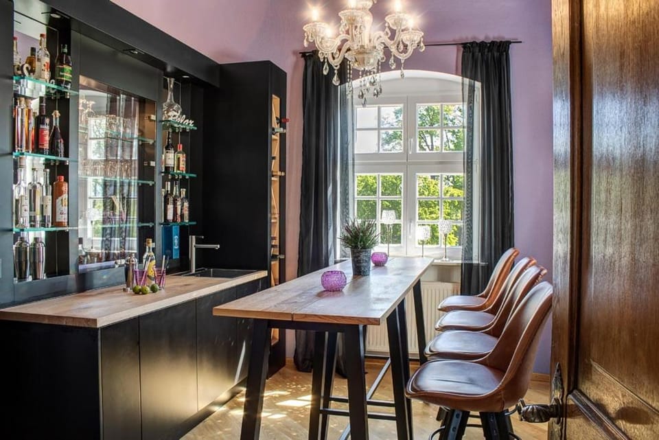 Lounge or bar