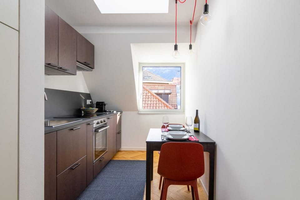 Coffee/tea facilities, Kitchen or kitchenette, Dining area, dishwasher, pet friendly, stove