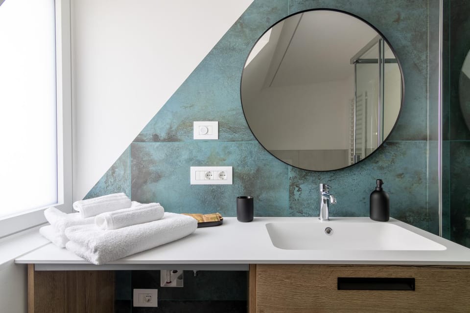 Bathroom, towels