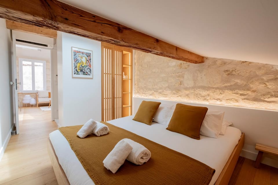 Bed, Photo of the whole room, Bedroom, storage