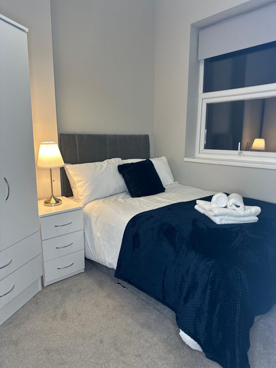Photo of the whole room, Bedroom