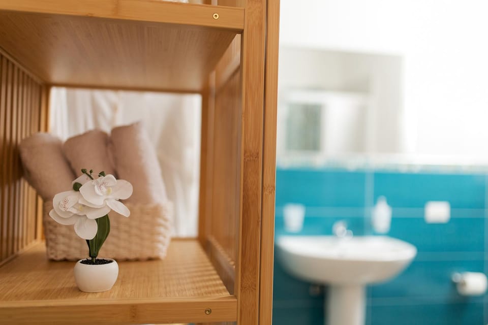 Toilet, Bathroom, towels