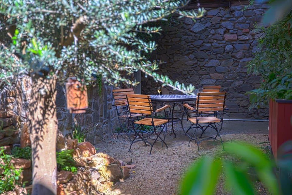 Day, Garden, Seating area, Garden view