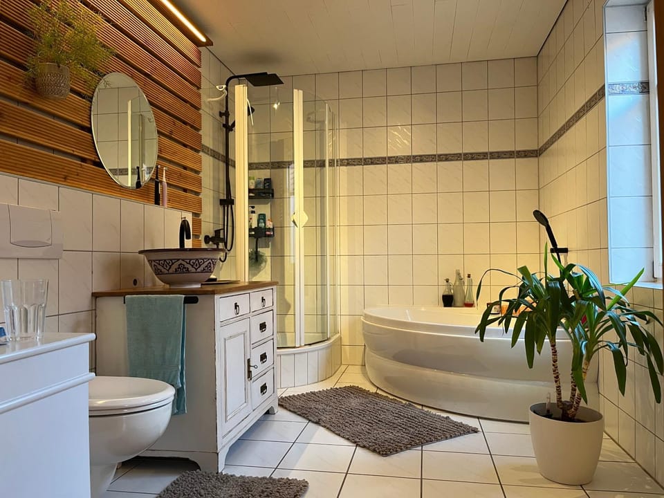 Shower, Toilet, Bathroom, Bath