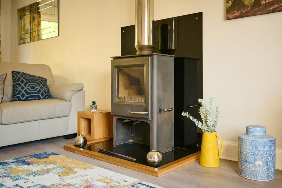 Living room, Seating area, fireplace