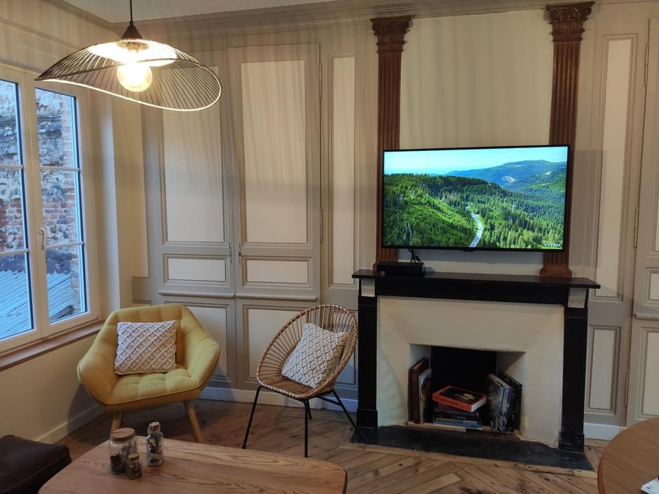 Communal lounge/ TV room, TV and multimedia, Living room