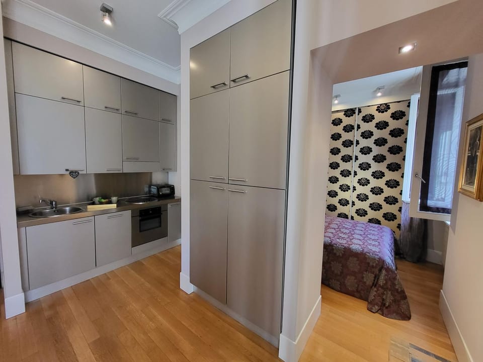 Kitchen or kitchenette, dishwasher, pet friendly, stove