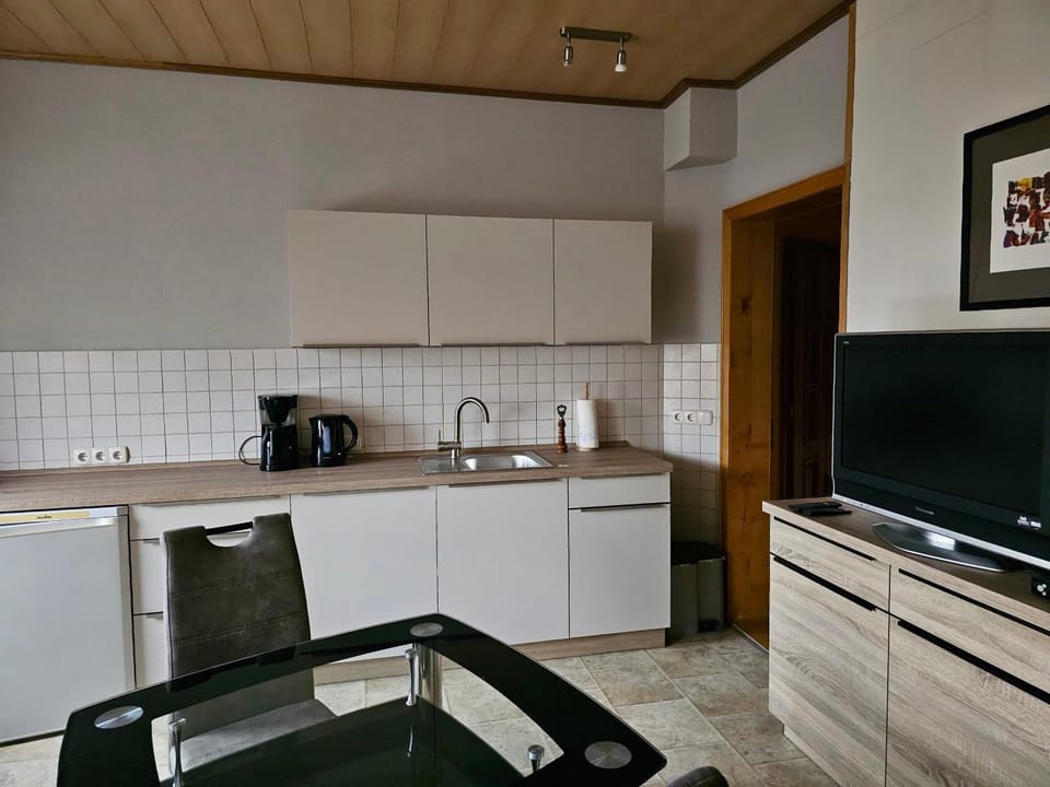 TV and multimedia, Coffee/tea facilities, Kitchen or kitchenette, dishwasher, minibar, pet friendly, stove, toaster